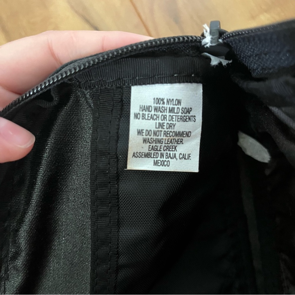 Vintage L.L. Bean Classic Black Waist Bag - Picture 6 of 7